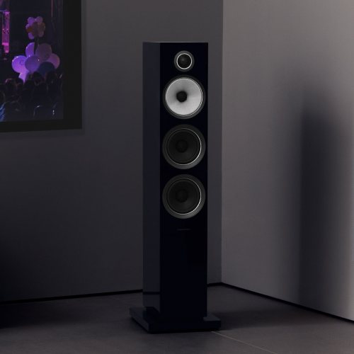 Bowers & Wilkins 704 S2 (Gloss Black) в интерьере