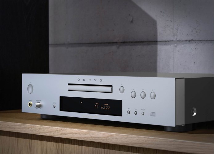 Onkyo C-30 Silver CD проигрыватель