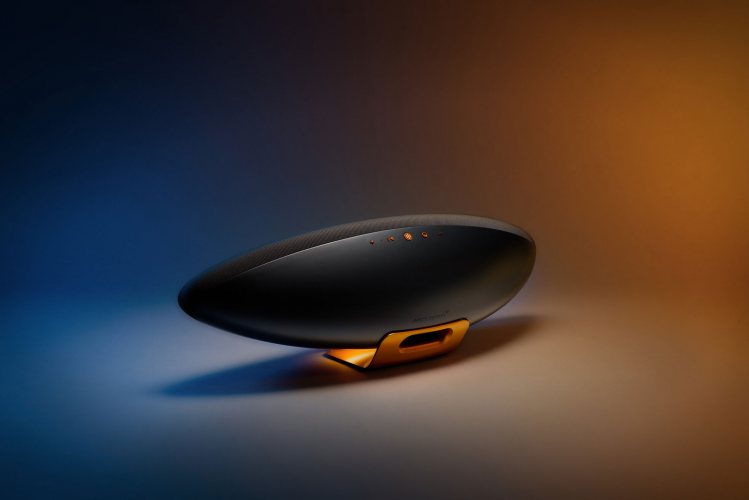 Bowers & Wilkins Zeppelin Mclaren Edition