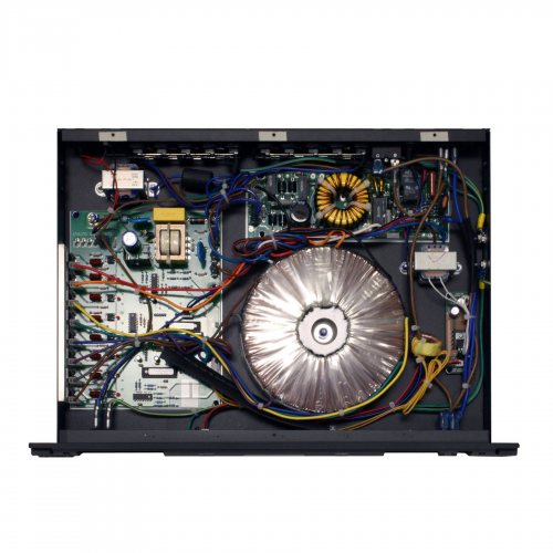 Furman P-1400 AR E Внутри