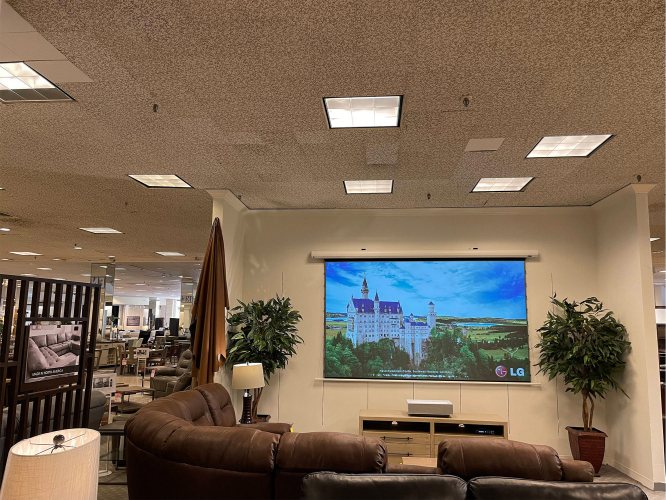 Elite Screens STT100XH-CLR3-E12 В интерьере