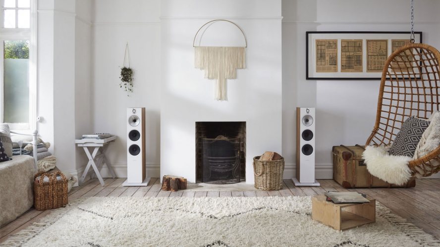 Bowers & Wilkins 603 S2 Anniversary Edition (Oak) в интерьере