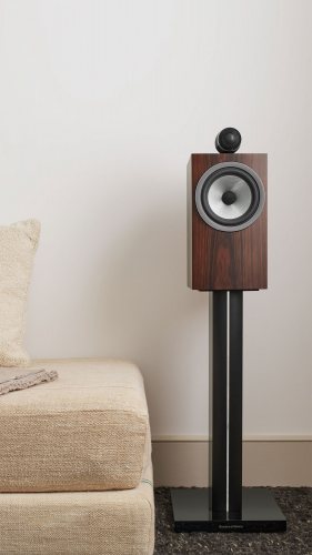 Bowers & Wilkins 705 S3 (Mocha) в интерьере