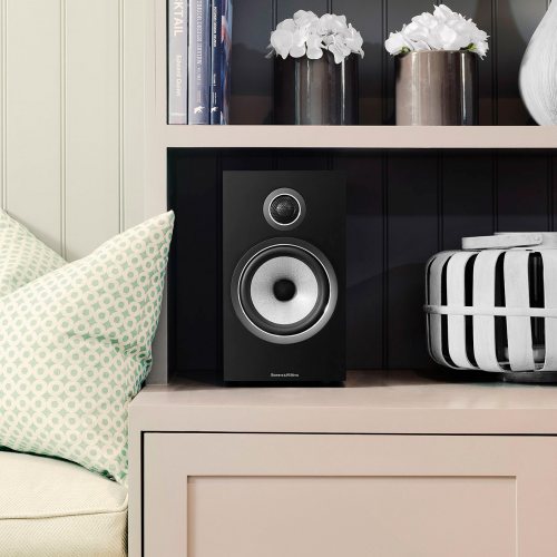 Bowers&Wilkins 706 S2 (Gloss Black) в интерьере