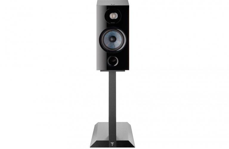 Focal Chora 806 (Black) на стойке