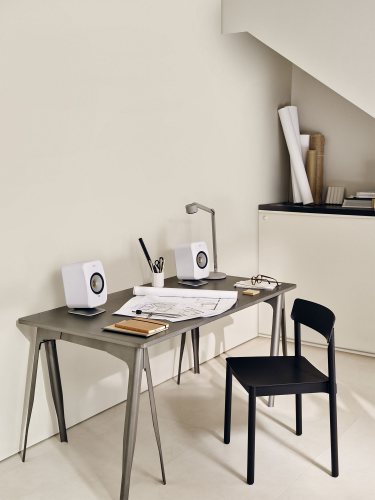 KEF LSX II (Mineral White) в интерьере