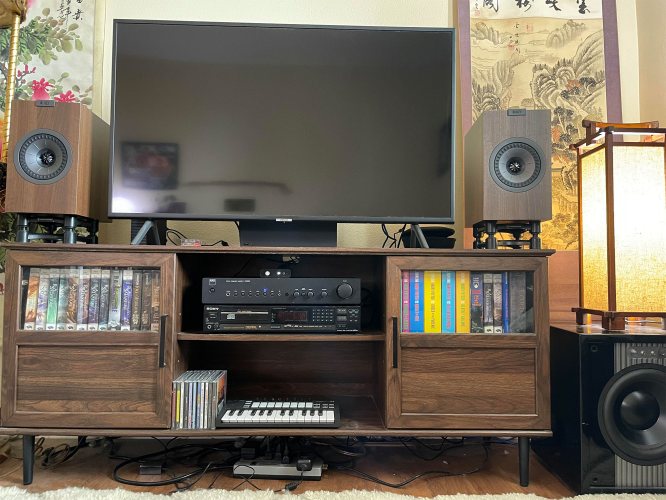 KEF Q150 Walnut