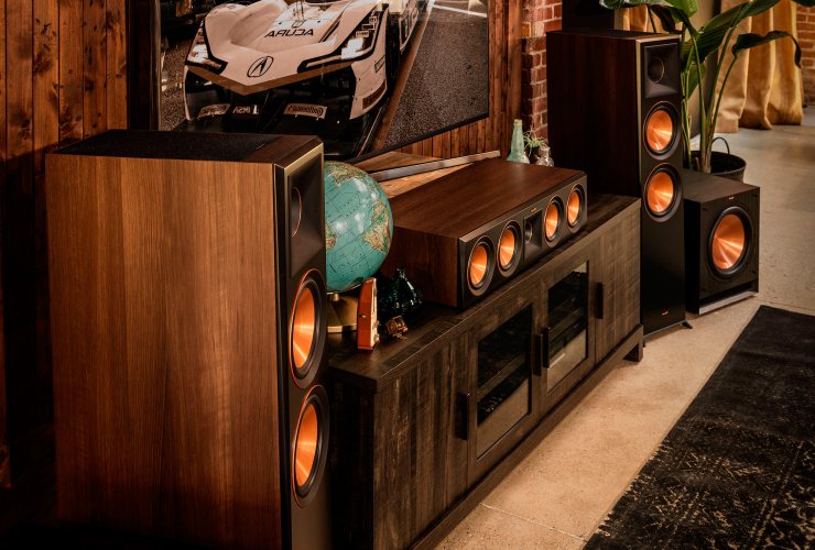 Klipsch RP-8060FA (Walnut) в интерьере