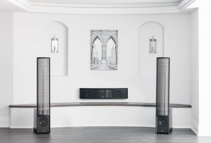 Martin Logan Focus ESL C18 (Arctic Silver) в интерьере