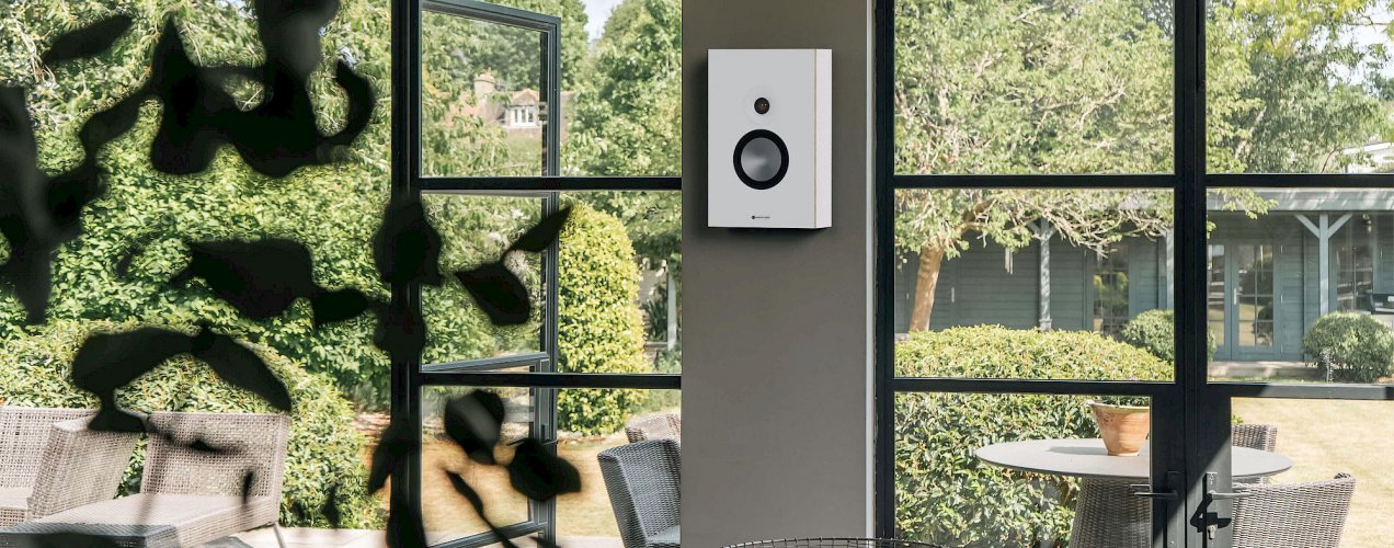 Monitor Audio Bronze On-Wall 7G White Настенная акустика