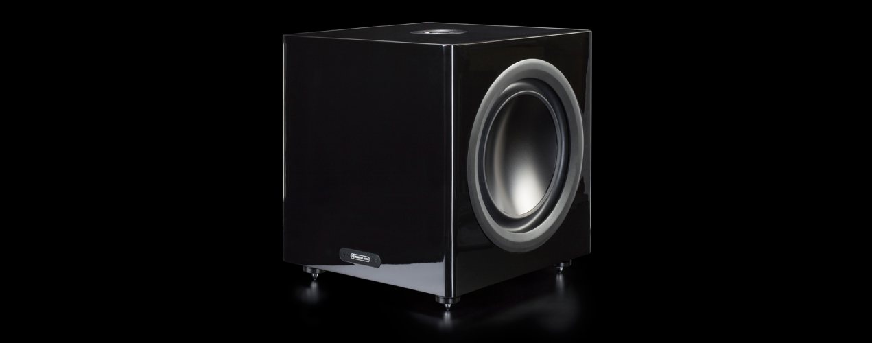 Monitor Audio PLW215 II (Piano Black) на чёрном фоне