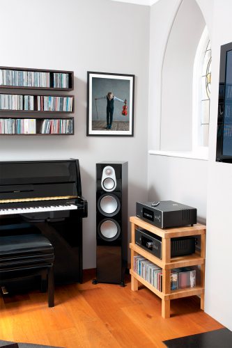 Monitor Audio Silver 500 (Gloss Black) в интерьере