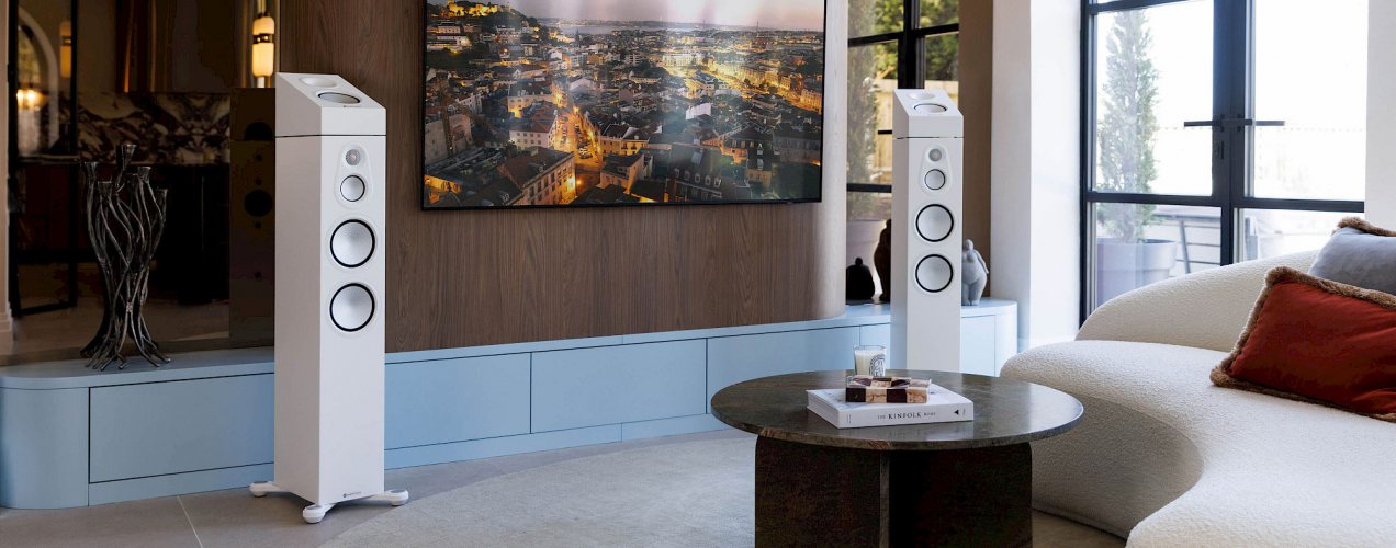 Monitor Audio Silver AMS 8G Satin White В интерьере
