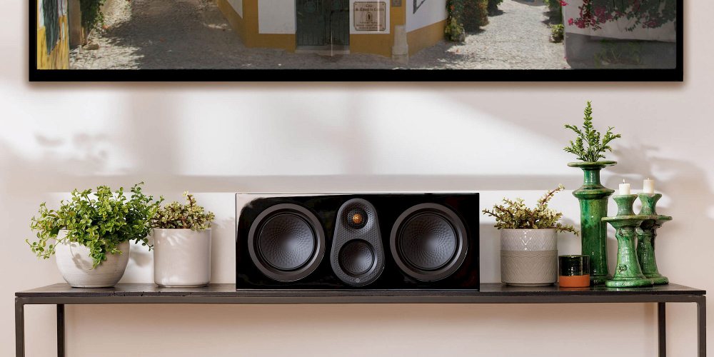 Monitor Audio Silver Center 8G High Gloss Black На консоле