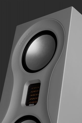 Monitor Audio Studio (Satin Grey) передняя панель на тёмном фоне