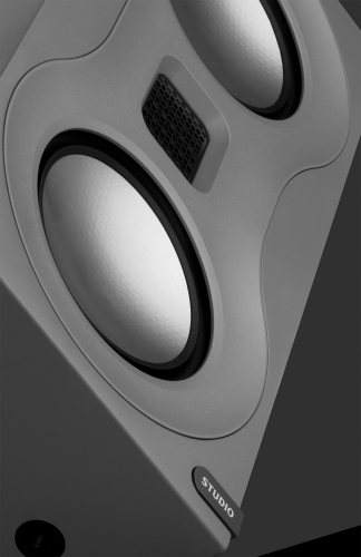 Monitor Audio Studio (Satin Grey) вид снизу на тёмном фоне