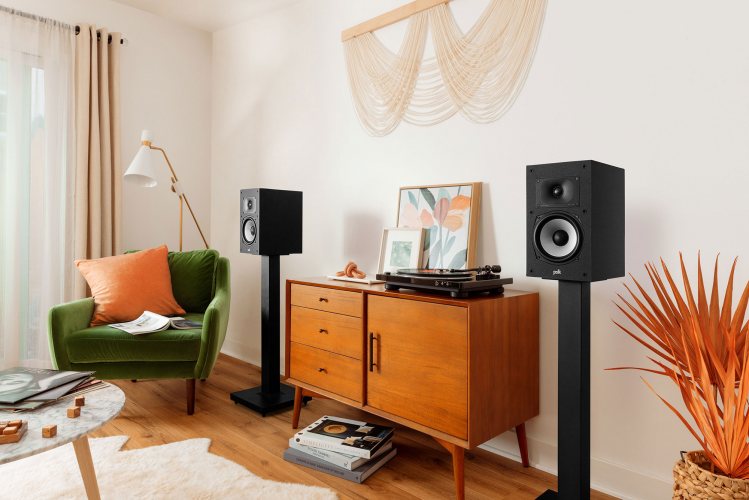 Polk Audio Monitor XT20 (Black) в интерьере