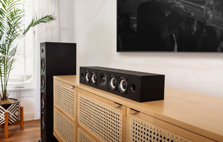 Polk Audio Monitor XT35 (Black) в интерьере