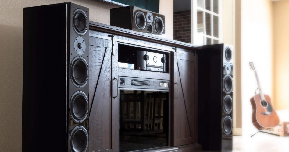 SVS Prime Center Piano Black В интерьере