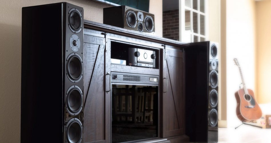 SVS Prime Pinnacle Piano Black В интерьере