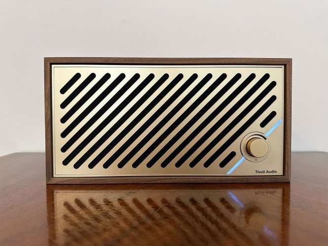 Tivoli Audio Model Two Digital Walnut/Gold Беспроводная акустика