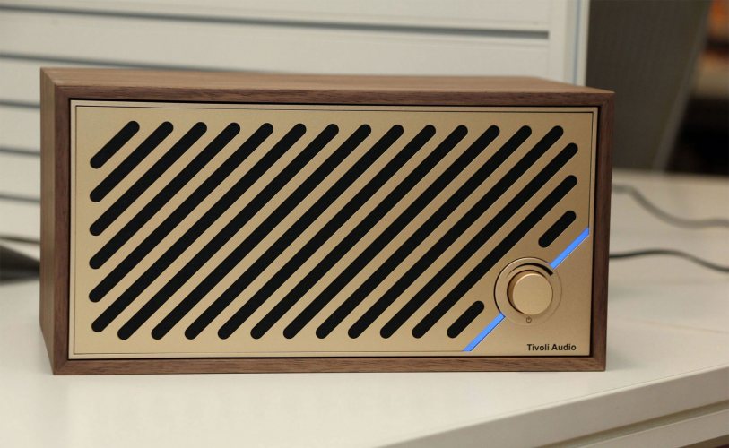 Tivoli Audio Model Two Digital Walnut/Gold Беспроводная акустика