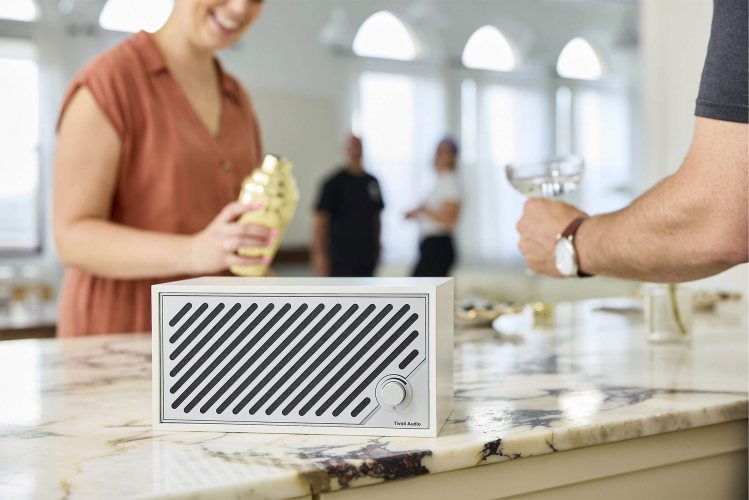 Tivoli Audio Model Two Digital White/Silver Беспроводная акустика