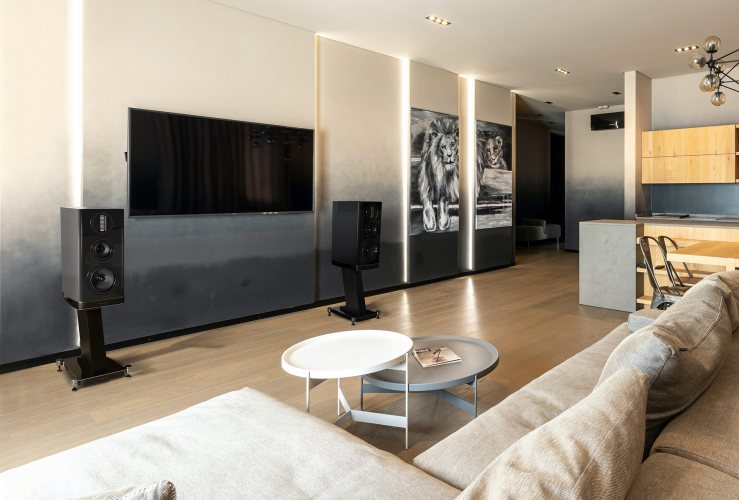 Wharfedale AURA 2 High Gloss Black В интерьере