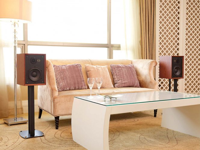 Wharfedale Denton 85th Anniversary Mahogany В интерьере