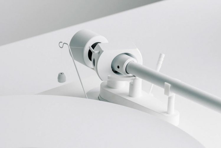 Pro-Ject Debut PRO Satin White Виниловый проигрыватель