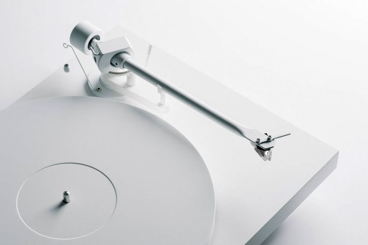 Pro-Ject Debut PRO Satin White Виниловый проигрыватель