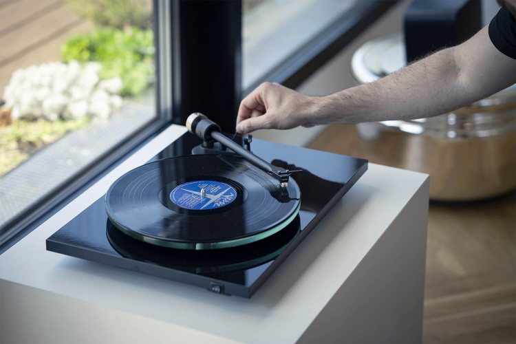 Pro-Ject T2 Super Phono High Gloss Black Проигрыватель винила