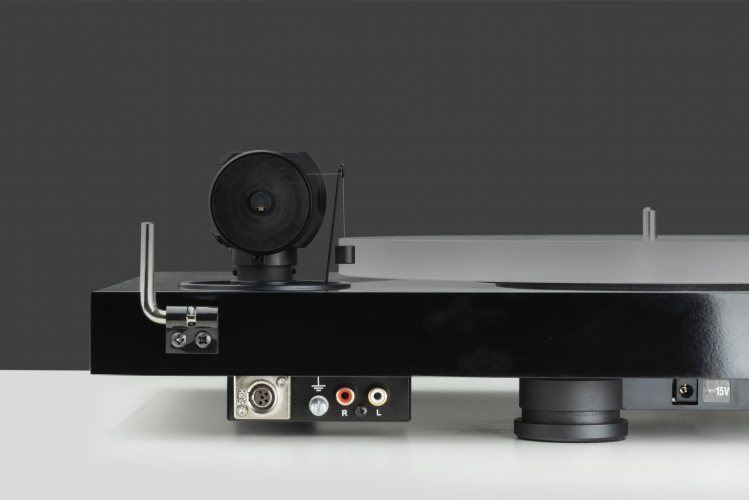 Pro-Ject X1 B High Gloss Black