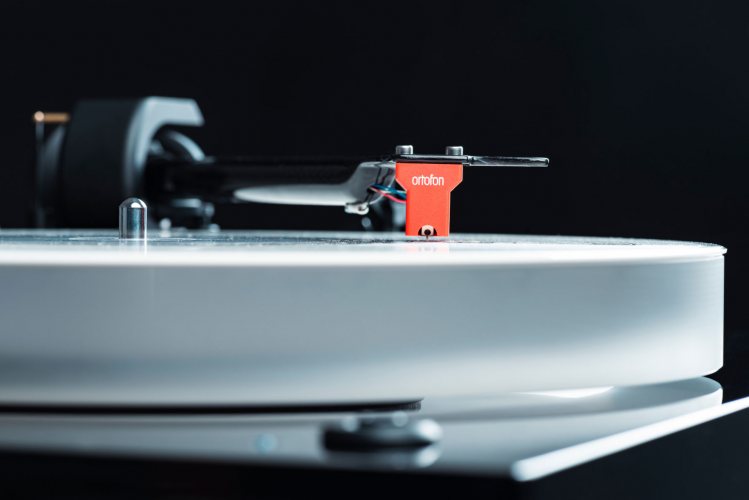 Pro-Ject X2 B (High Gloss Black) картридж