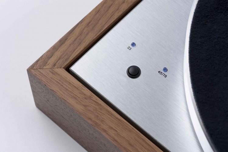 Pro-Ject The Classic EVO 2M Silver (Walnut) переключатель скорости