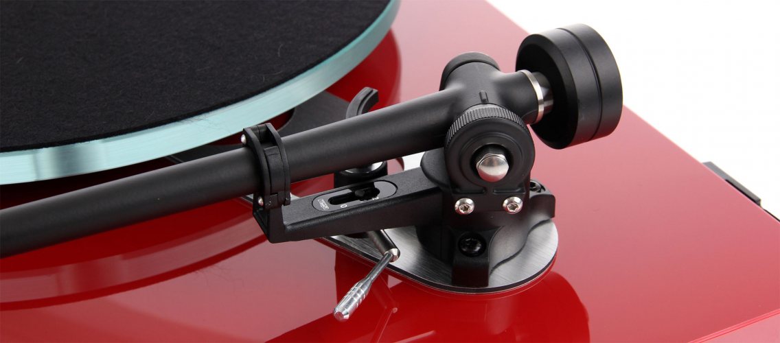 Rega Planar 2 High Gloss Red