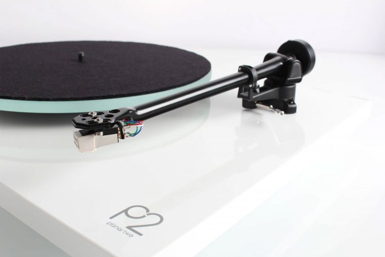 Rega Planar 2 High Gloss White