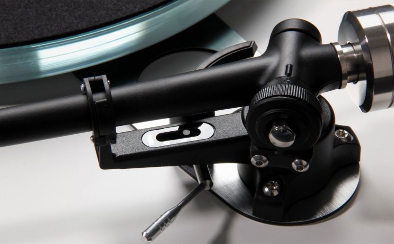 Rega Planar 6 / Ania Pro Matt White