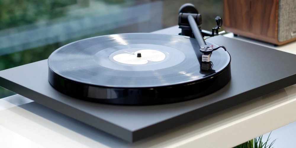 Rega Planar 1 Matt Black Проигрыватель виниловых дисков