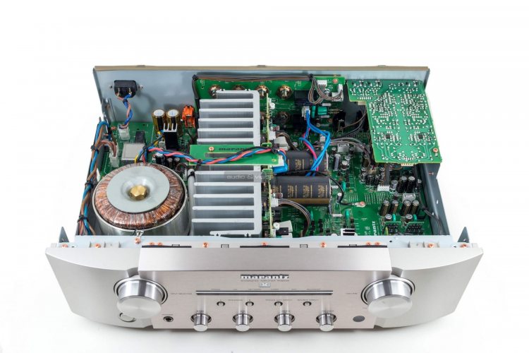 Marantz PM8006 (Silver-Gold)