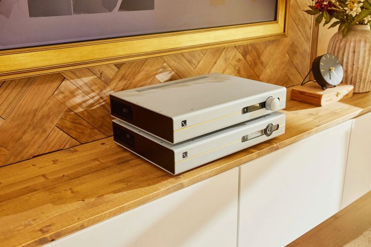 PS Audio StellarGold Preamplifier Silver