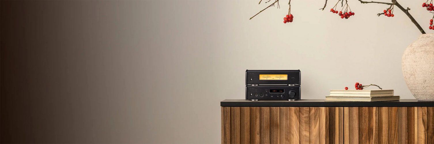 Teac AP-507 Black В интерьере