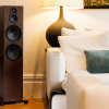 Monitor Audio Silver 500 8G European Walnut У стены