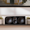 Monitor Audio Silver Center 8G High Gloss Black На консоле